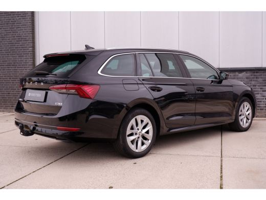 Skoda Octavia Combi 1.5 e-TSI Business Edition | Elek. Trekhaak | Virtual Cockpit | Carplay | LED | Navi ActivLease financial lease