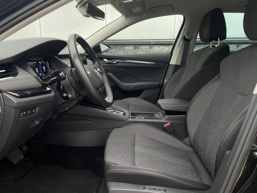 Skoda Octavia Combi 1.5 e-TSI Business Edition | Elek. Trekhaak | Virtual Cockpit | Carplay | LED | Navi ActivLease financial lease