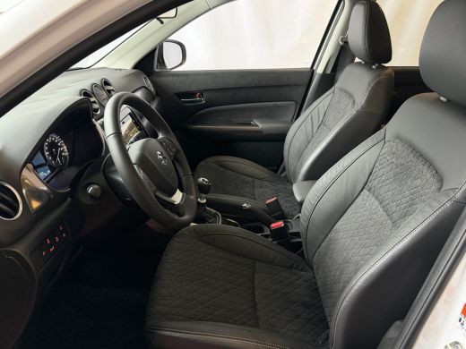 Suzuki Vitara 1.4 BOOSTERJET HYBRID SMART HYBRID STYLE PANORAMA SCHUIFDAK LEER CARPLAY NAVI CAMERA PDC STOELVERW. ActivLease financial lease