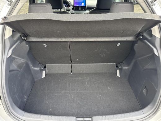 Toyota Yaris 1.5 Hybrid 115 First Edition **KEYLESS/ ADAPTIEVE CRUISE CONTROL/ AUTOMATISCHE DIMLICHTEN/ 36 MAA... ActivLease financial lease