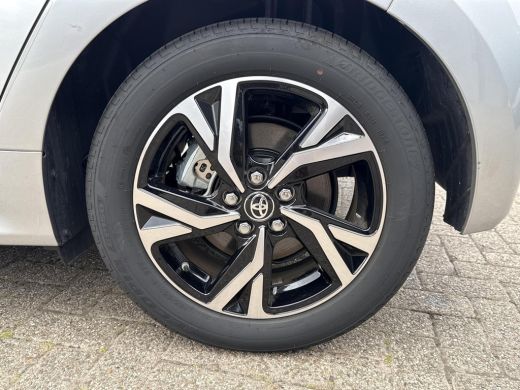 Toyota Yaris 1.5 Hybrid 115 First Edition **KEYLESS/ ADAPTIEVE CRUISE CONTROL/ AUTOMATISCHE DIMLICHTEN/ 36 MAA... ActivLease financial lease