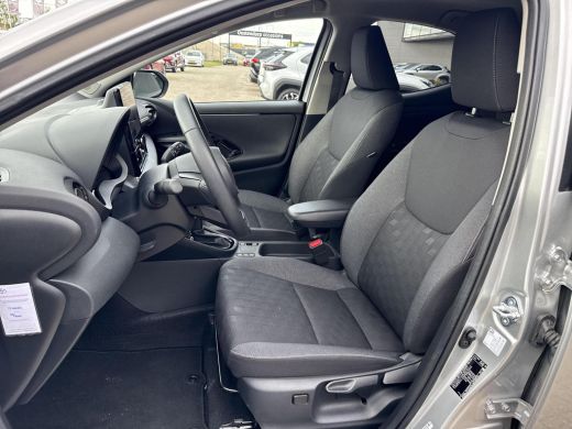 Toyota Yaris 1.5 Hybrid 115 First Edition **KEYLESS/ ADAPTIEVE CRUISE CONTROL/ AUTOMATISCHE DIMLICHTEN/ 36 MAA... ActivLease financial lease