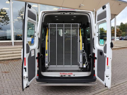 Volkswagen Crafter 2.0 TDI ROLSTOEL AUTO 9-PERS. + 4 ROLSTOELEN *EXCL. BTW* - EURO 6 - LIFT ActivLease financial lease