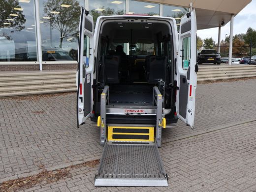 Volkswagen Crafter 2.0 TDI ROLSTOEL AUTO 9-PERS. + 4 ROLSTOELEN *EXCL. BTW* - EURO 6 - LIFT ActivLease financial lease