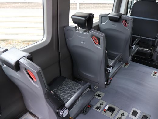 Volkswagen Crafter 2.0 TDI ROLSTOEL AUTO 9-PERS. + 4 ROLSTOELEN *EXCL. BTW* - EURO 6 - LIFT ActivLease financial lease