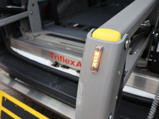 Volkswagen Crafter 2.0 TDI ROLSTOEL AUTO 9-PERS. + 4 ROLSTOELEN *EXCL. BTW* - EURO 6 - LIFT ActivLease financial lease