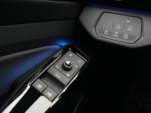 Volkswagen ID.4 Pure 52 kWh Navigatie Pdc Stoelverwarming Acc 260 ActivLease financial lease