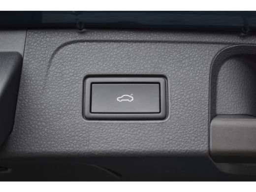 Volkswagen Passat Variant GTE 218PK DSG HYBRID BUSINESS IQ-LIGHT/CAMERA/TREKHAAK ActivLease financial lease