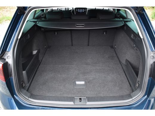 Volkswagen Passat Variant GTE 218PK DSG HYBRID BUSINESS IQ-LIGHT/CAMERA/TREKHAAK ActivLease financial lease