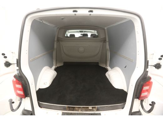 Volkswagen Transporter 2.0 TDI L2H1 | 140PK | DC |  Airco | Cruise | Carplay | Navigatie ActivLease financial lease