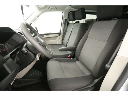 Volkswagen Transporter 2.0 TDI L2H1 | 140PK | DC |  Airco | Cruise | Carplay | Navigatie ActivLease financial lease