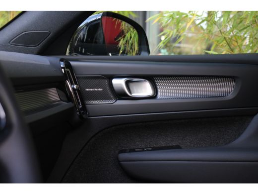 Volvo  EC40 185 kW Single Motor Extended Range RWD Plus Dark | Panoramadak | Harman/Kardon | Pilot Assist | 2... ActivLease financial lease