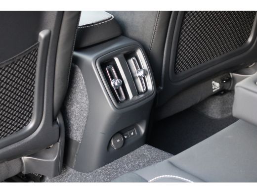 Volvo  EC40 185 kW Single Motor Extended Range RWD Plus Dark | Panoramadak | Harman/Kardon | Pilot Assist | 2... ActivLease financial lease