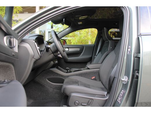 Volvo  EC40 185 kW Single Motor Extended Range RWD Plus Dark | Panoramadak | Harman/Kardon | Pilot Assist | 2... ActivLease financial lease