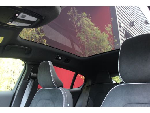 Volvo  EC40 185 kW Single Motor Extended Range RWD Plus Dark | Panoramadak | Harman/Kardon | Pilot Assist | 2... ActivLease financial lease