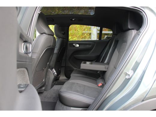 Volvo  EC40 185 kW Single Motor Extended Range RWD Plus Dark | Panoramadak | Harman/Kardon | Pilot Assist | 2... ActivLease financial lease