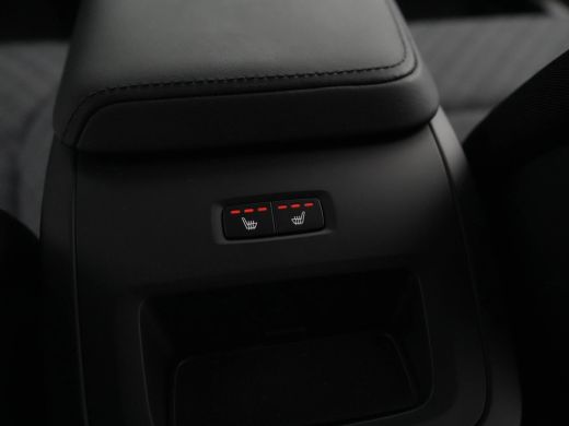 Volvo  V60 B3 Essential Edition | Adaptive Cruise | BLIS | Trekhaak | Stoelverwarming | Google | 18" ActivLease financial lease