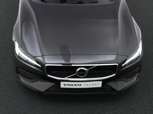 Volvo  V60 B3 Essential Edition | Adaptive Cruise | BLIS | Trekhaak | Stoelverwarming | Google | 18" ActivLease financial lease