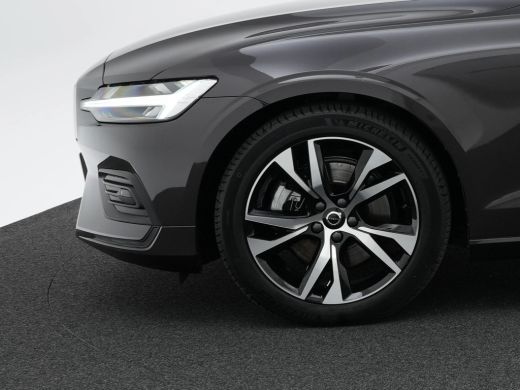 Volvo  V60 B3 Essential Edition | Adaptive Cruise | BLIS | Trekhaak | Stoelverwarming | Google | 18" ActivLease financial lease