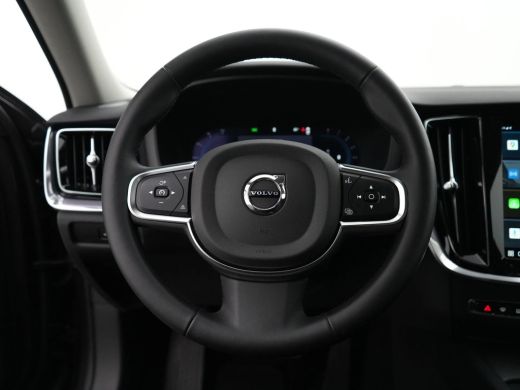 Volvo  V60 B3 Essential Edition | Adaptive Cruise | BLIS | Trekhaak | Stoelverwarming | Google | 18" ActivLease financial lease