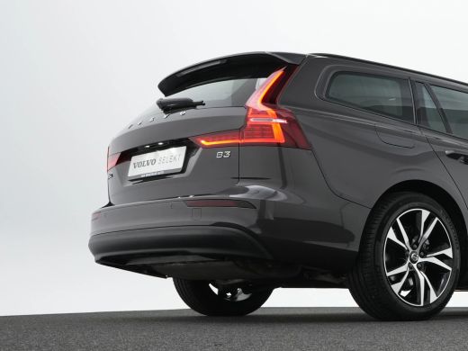 Volvo  V60 B3 Essential Edition | Adaptive Cruise | BLIS | Trekhaak | Stoelverwarming | Google | 18" ActivLease financial lease