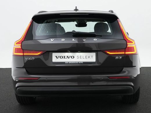 Volvo  V60 B3 Essential Edition | Adaptive Cruise | BLIS | Trekhaak | Stoelverwarming | Google | 18" ActivLease financial lease