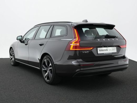 Volvo  V60 B3 Essential Edition | Adaptive Cruise | BLIS | Trekhaak | Stoelverwarming | Google | 18" ActivLease financial lease