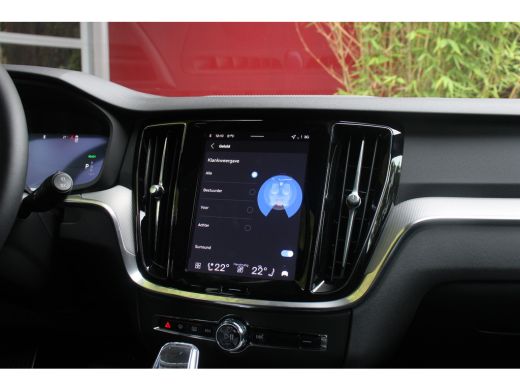 Volvo  V60 T6 AWD Plug-in Hybrid Plus Dark | Panoramadak | Memory | Harman/Kardon | 360 Camera | Head-up dis... ActivLease financial lease