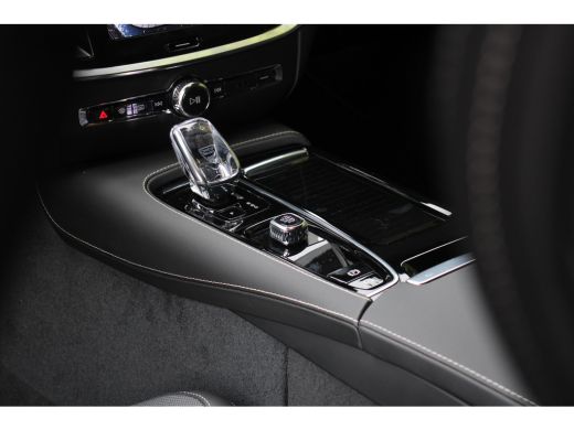 Volvo  V60 T6 AWD Plug-in Hybrid Plus Dark | Panoramadak | Memory | Harman/Kardon | 360 Camera | Head-up dis... ActivLease financial lease