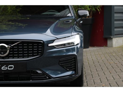 Volvo  V60 T6 AWD Plug-in Hybrid Plus Dark | Panoramadak | Memory | Harman/Kardon | 360 Camera | Head-up dis... ActivLease financial lease