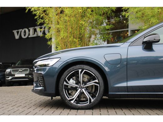 Volvo  V60 T6 AWD Plug-in Hybrid Plus Dark | Panoramadak | Memory | Harman/Kardon | 360 Camera | Head-up dis... ActivLease financial lease