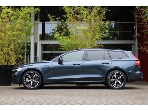 Volvo  V60 T6 AWD Plug-in Hybrid Plus Dark | Panoramadak | Memory | Harman/Kardon | 360 Camera | Head-up dis... ActivLease financial lease