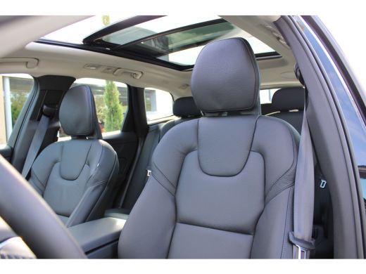 Volvo  XC60 2.0 T6 Plug-in hybrid AWD Ultra Dark ActivLease financial lease