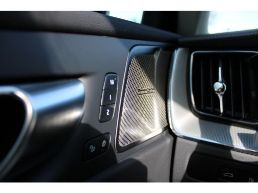 Volvo  XC60 2.0 T6 Plug-in hybrid AWD Ultra Dark ActivLease financial lease