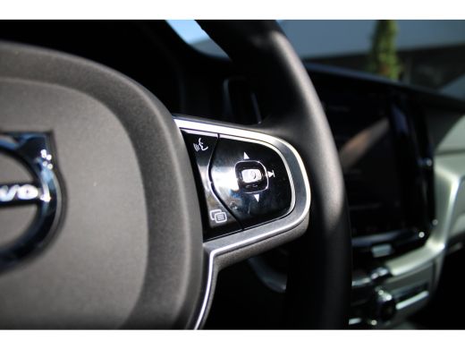 Volvo  XC60 2.0 T6 Plug-in hybrid AWD Ultra Dark ActivLease financial lease