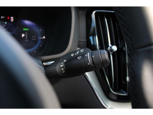 Volvo  XC60 2.0 T6 Plug-in hybrid AWD Ultra Dark ActivLease financial lease