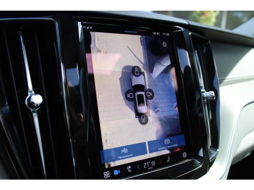 Volvo  XC60 2.0 T6 Plug-in hybrid AWD Ultra Dark ActivLease financial lease