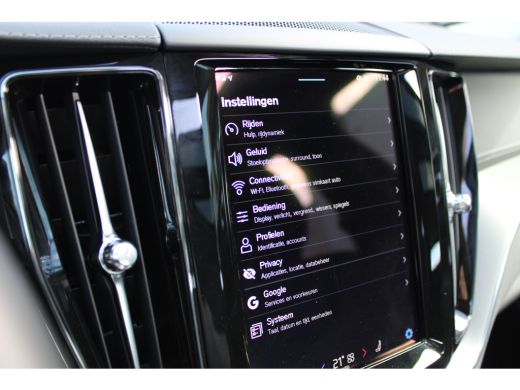 Volvo  XC60 2.0 T6 Plug-in hybrid AWD Ultra Dark ActivLease financial lease