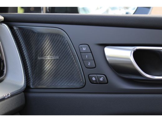 Volvo  XC60 2.0 T6 Plug-in hybrid AWD Ultra Dark ActivLease financial lease