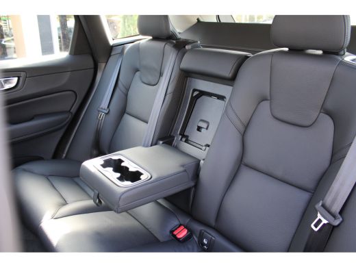 Volvo  XC60 2.0 T6 Plug-in hybrid AWD Ultra Dark ActivLease financial lease