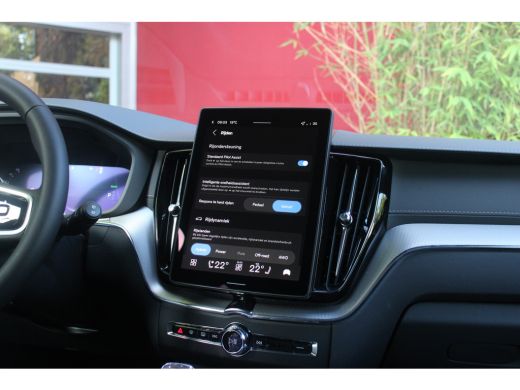 Volvo  XC60 2.0 T8 Plug-in hybrid AWD Ultra Black Edition | Luchtvering | Bowers&Wilkins | Massage | Panorama... ActivLease financial lease