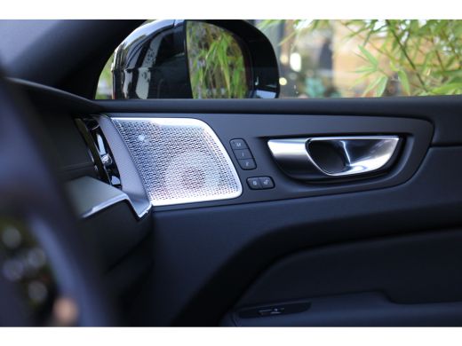 Volvo  XC60 2.0 T8 Plug-in hybrid AWD Ultra Black Edition | Luchtvering | Bowers&Wilkins | Massage | Panorama... ActivLease financial lease