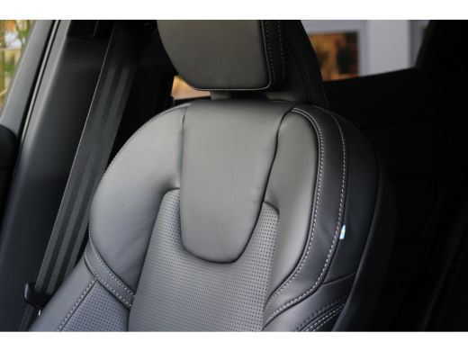 Volvo  XC60 2.0 T8 Plug-in hybrid AWD Ultra Black Edition | Luchtvering | Bowers&Wilkins | Massage | Panorama... ActivLease financial lease