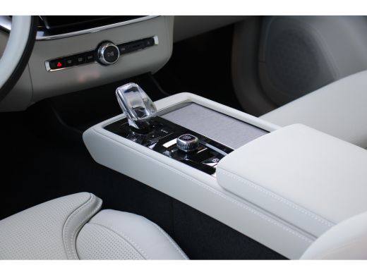 Volvo  XC90 2.0 T8 Plug-in hybrid AWD Ultra Bright | Luchtvering | Bowers&Wilkins | Massage | 22" Velgen | Pi... ActivLease financial lease