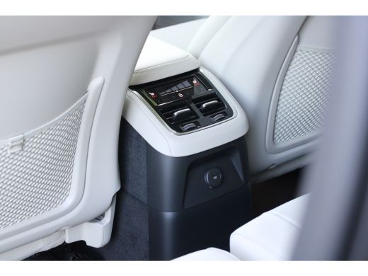 Volvo  XC90 2.0 T8 Plug-in hybrid AWD Ultra Bright | Luchtvering | Bowers&Wilkins | Massage | 22" Velgen | Pi... ActivLease financial lease