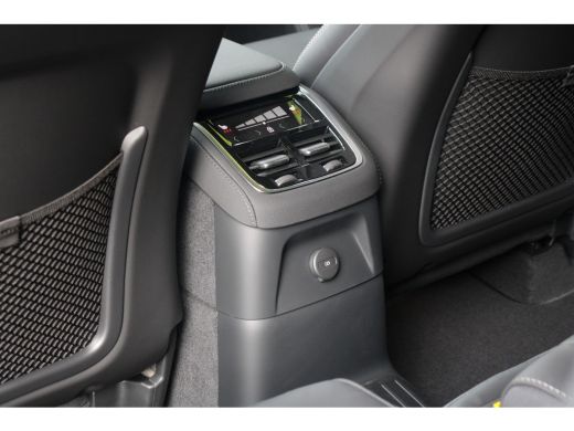 Volvo  XC90 2.0 T8 Plug-in hybrid AWD Ultra Bright | Luchtvering | Trekhaak | Bowers&Wilkins | Massage | Pano... ActivLease financial lease