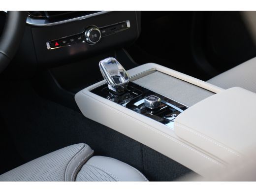 Volvo  XC90 Ultra Bright Recharge Plug-In Hybrid AWD | Full Option! | Luchtvering | Bowers&Wilkins | Panorama... ActivLease financial lease