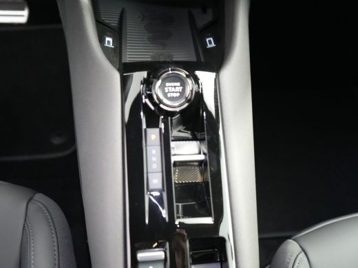 Alfa Romeo Junior Ibrida Speciale Automaat ActivLease financial lease