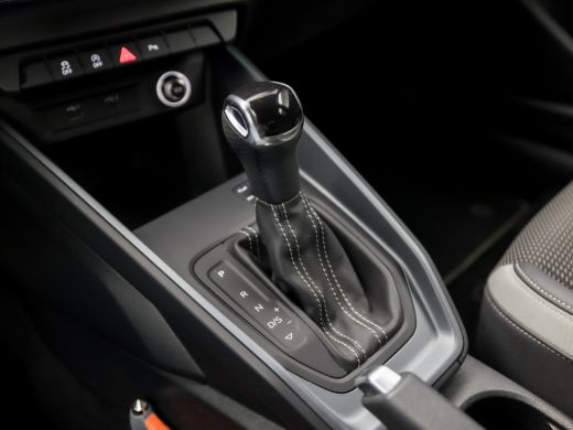 Audi A1 Sportback Sportback 30 TFSI S-Line Edition One Automaat (2X S-LINE, APPLE CARPLAY, CLIMATE, CAMERA, LEDER, ... ActivLease financial lease