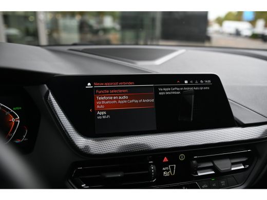 BMW 1 Serie 118i Sport Line Automaat / Trekhaak / Sportstoelen / LED / Live Cockpit Professional / Cruise Con... ActivLease financial lease